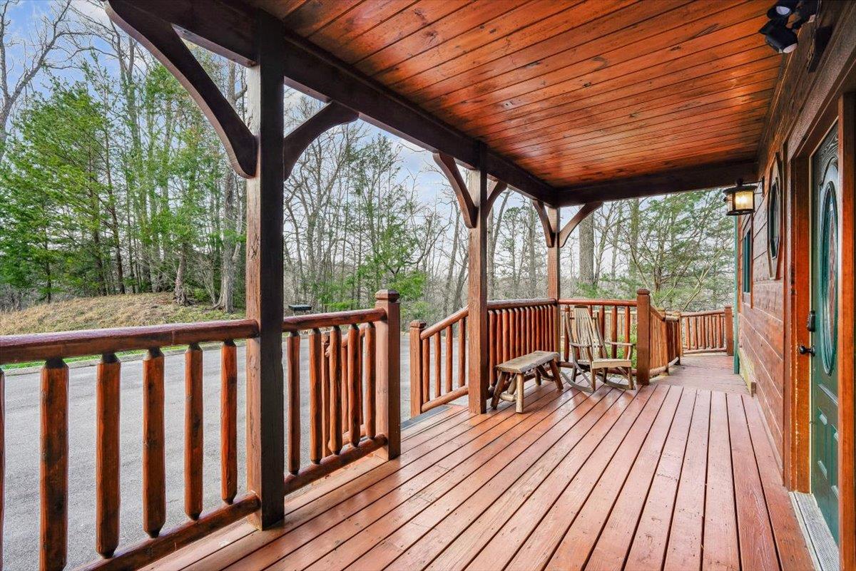 003Porch