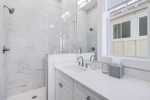 Primary King Bathroom, 2nd Floor