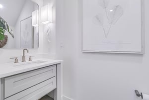 Powder Room, 1st Floor