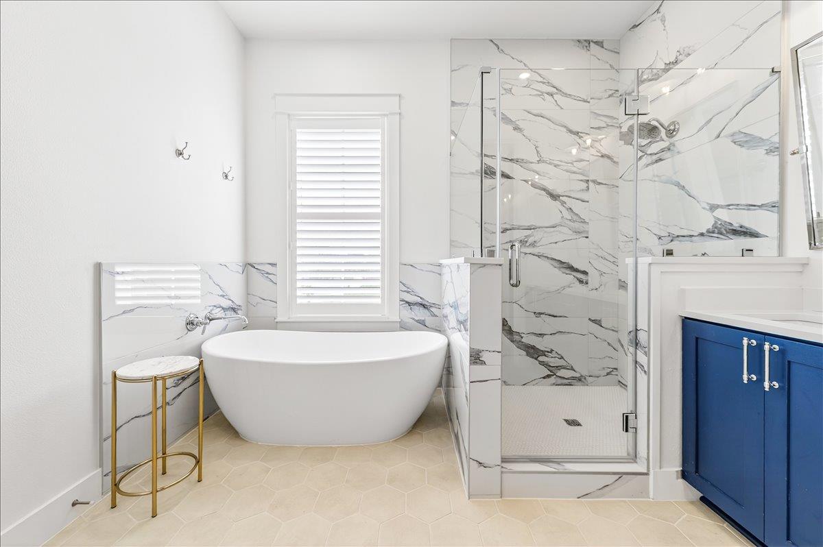 2nd Floor, Primary King Bathroom