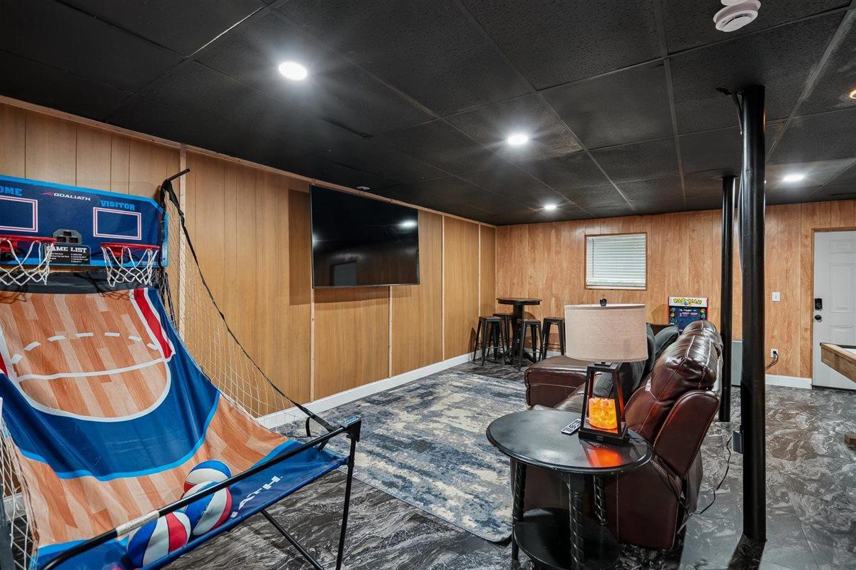 63Recreation Room