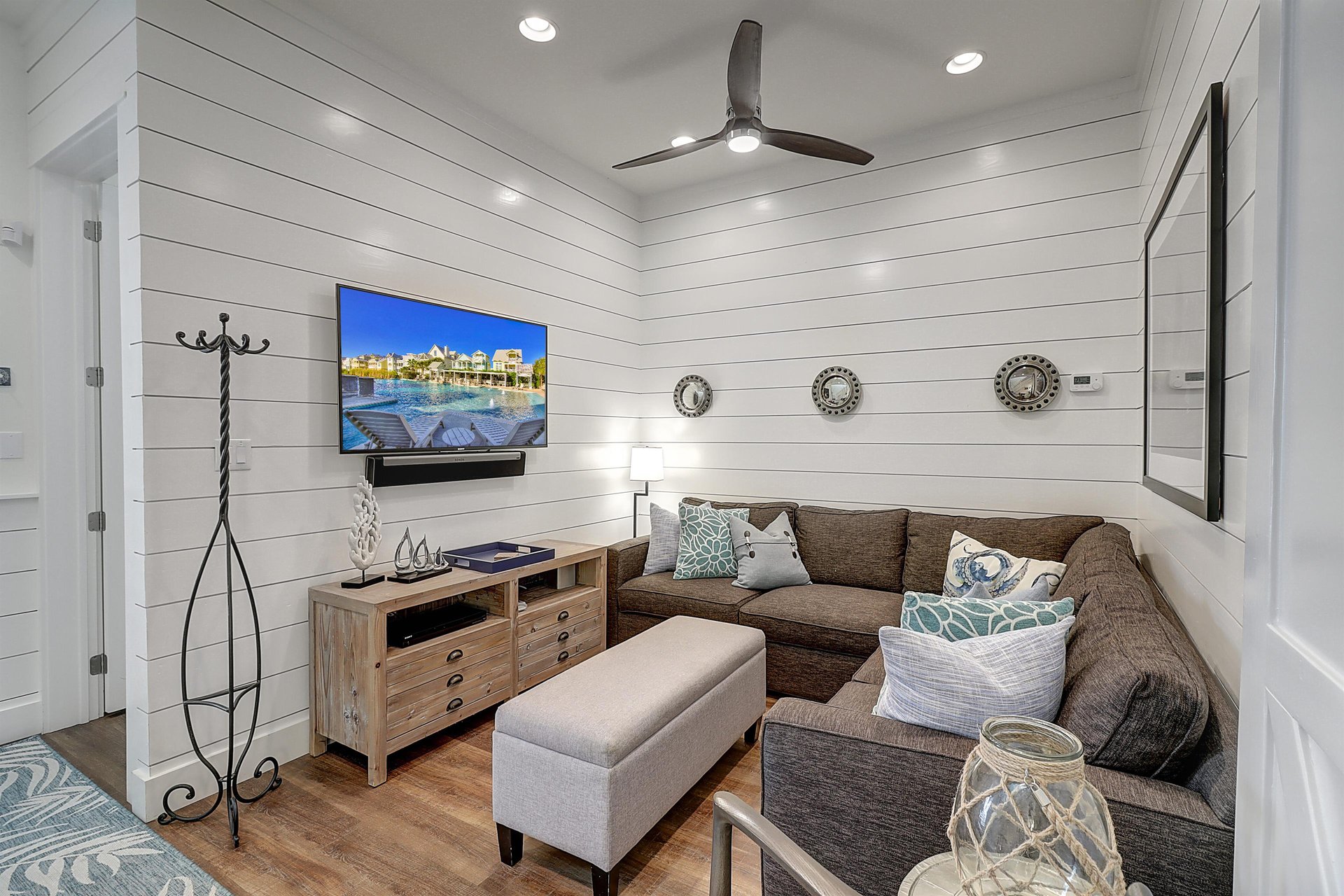 Living Area, 1st Floor