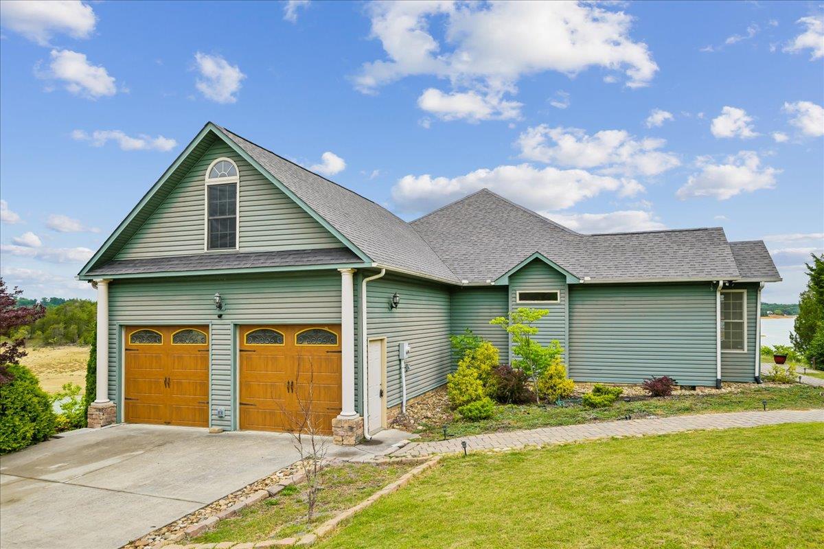01Front Elevation