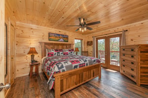 King bed with door to deck