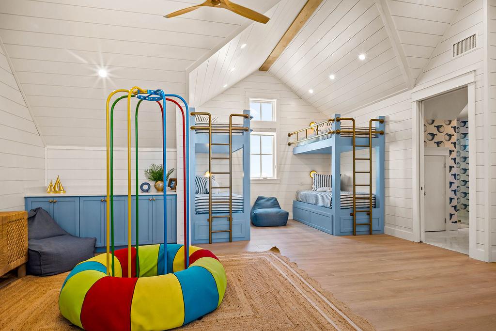 3rd Floor, Bunk Bedroom