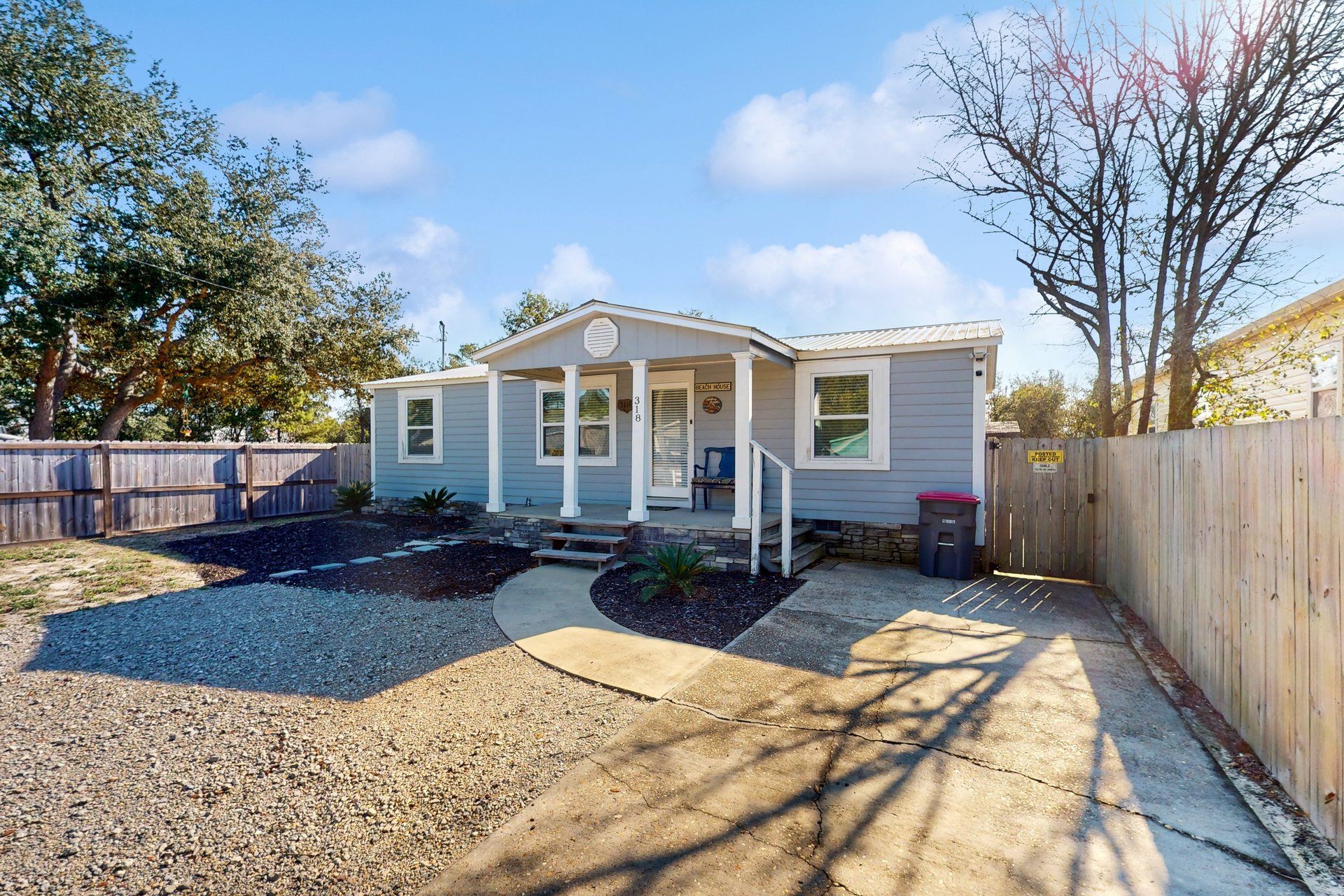 Laguna Beach Leisure 24