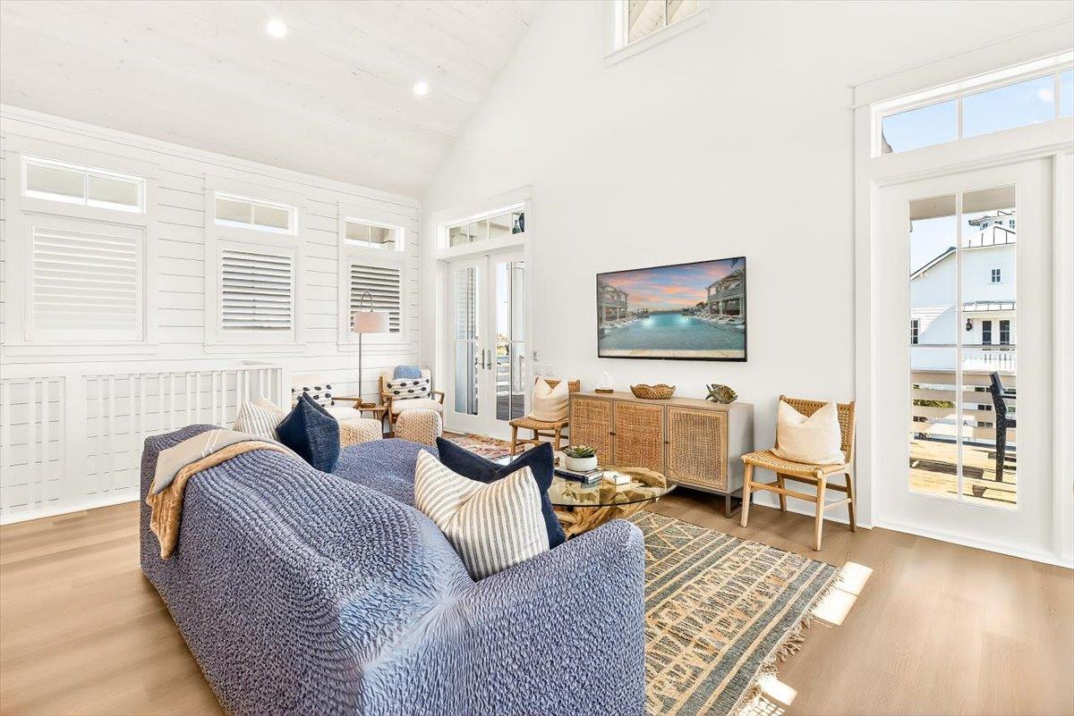 2nd Floor, Main Living Room