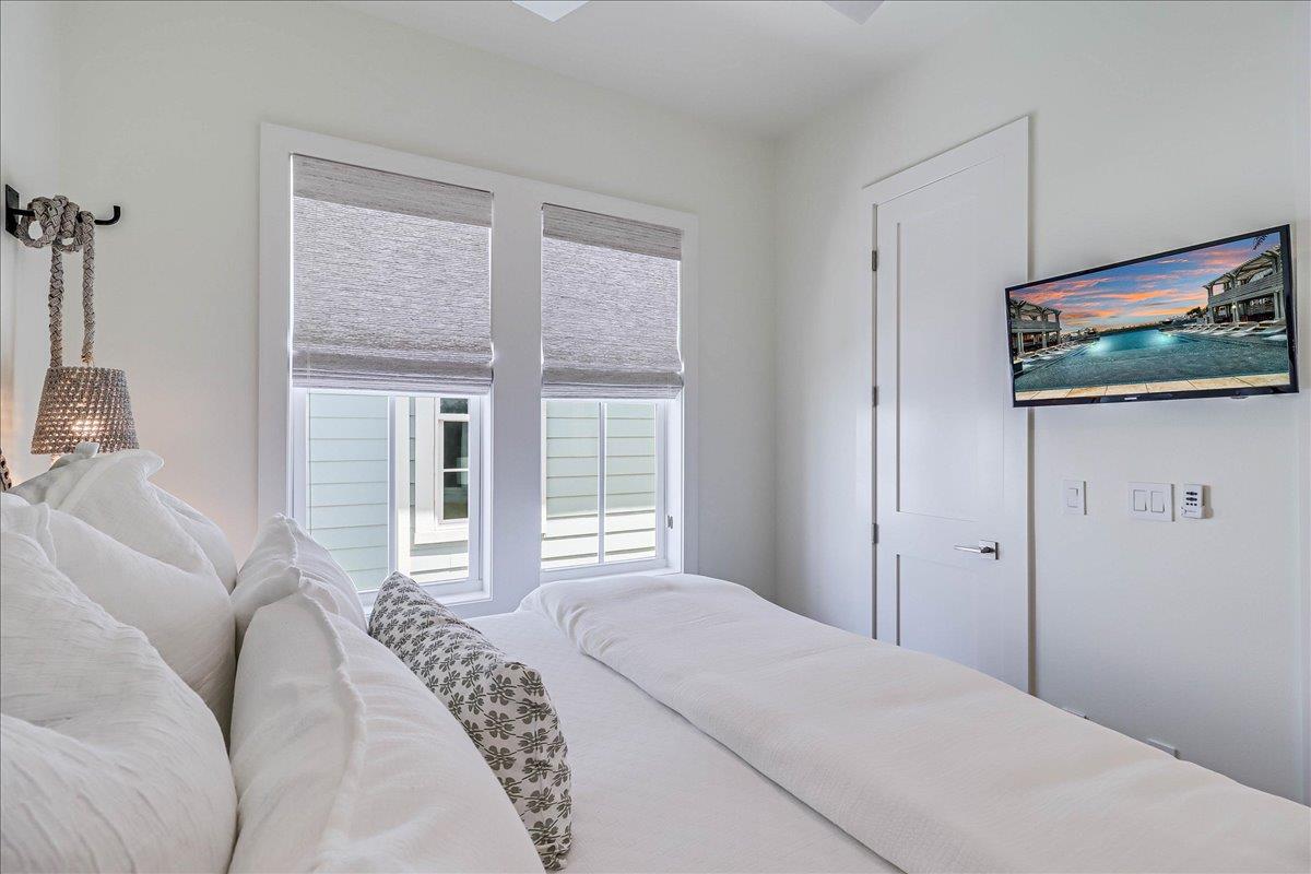 King Bedroom, 2nd Floor