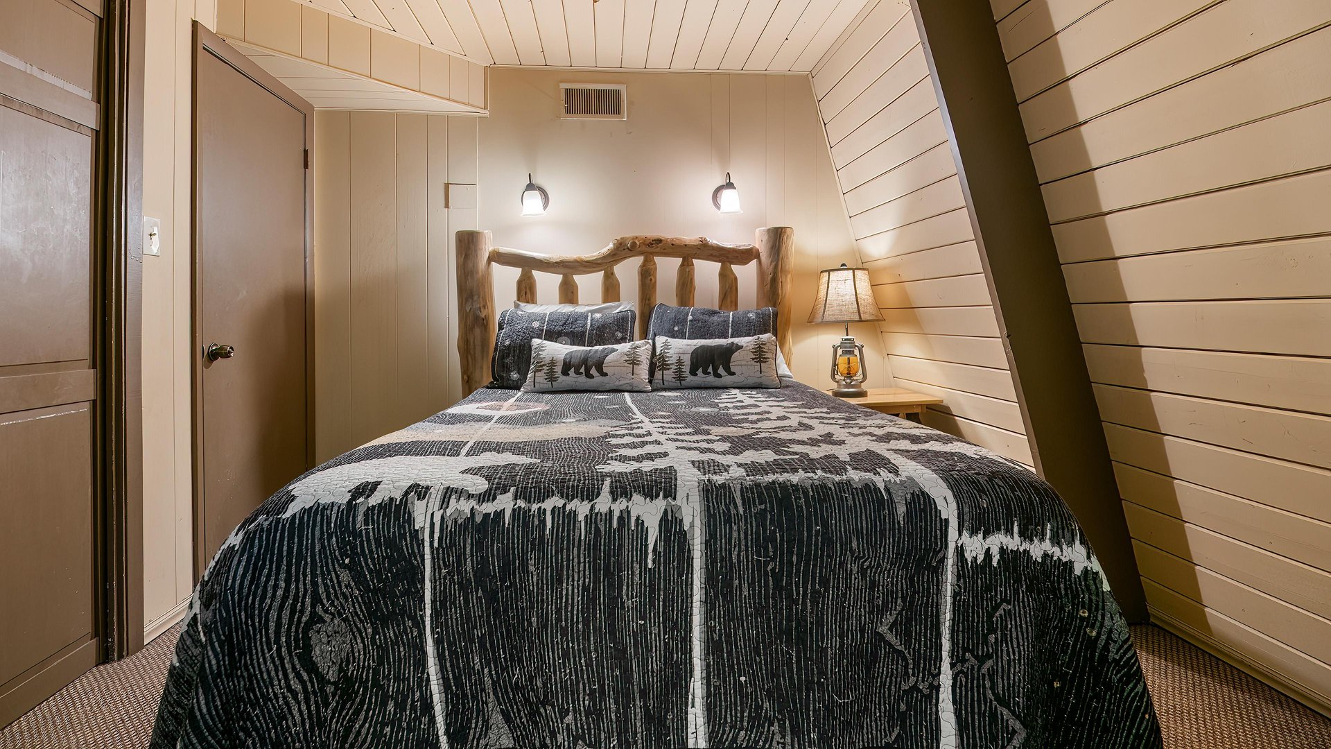 Gatlinburg Lodge Int 030original