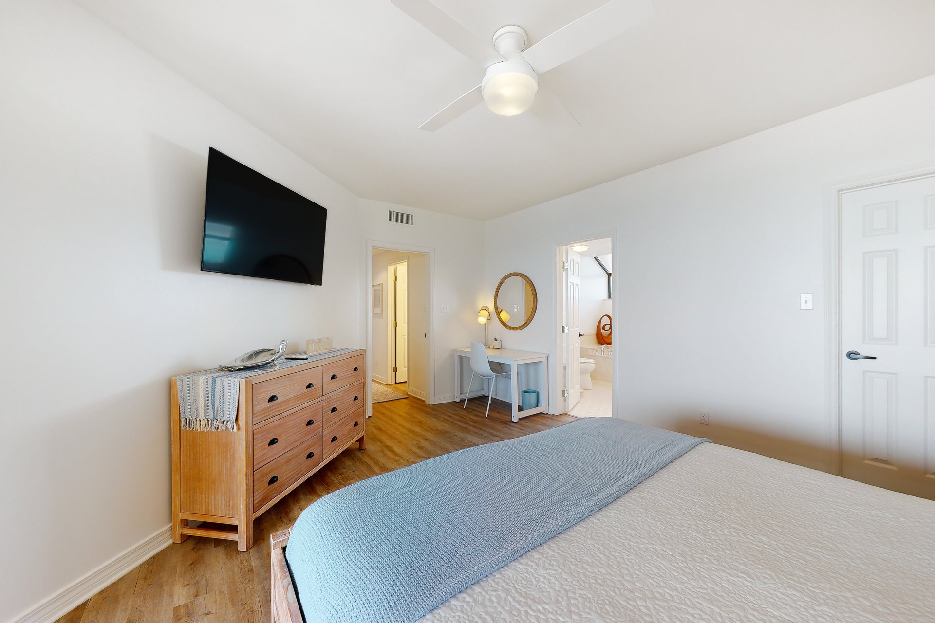 Four Seasons 701E Pier 701 East 21