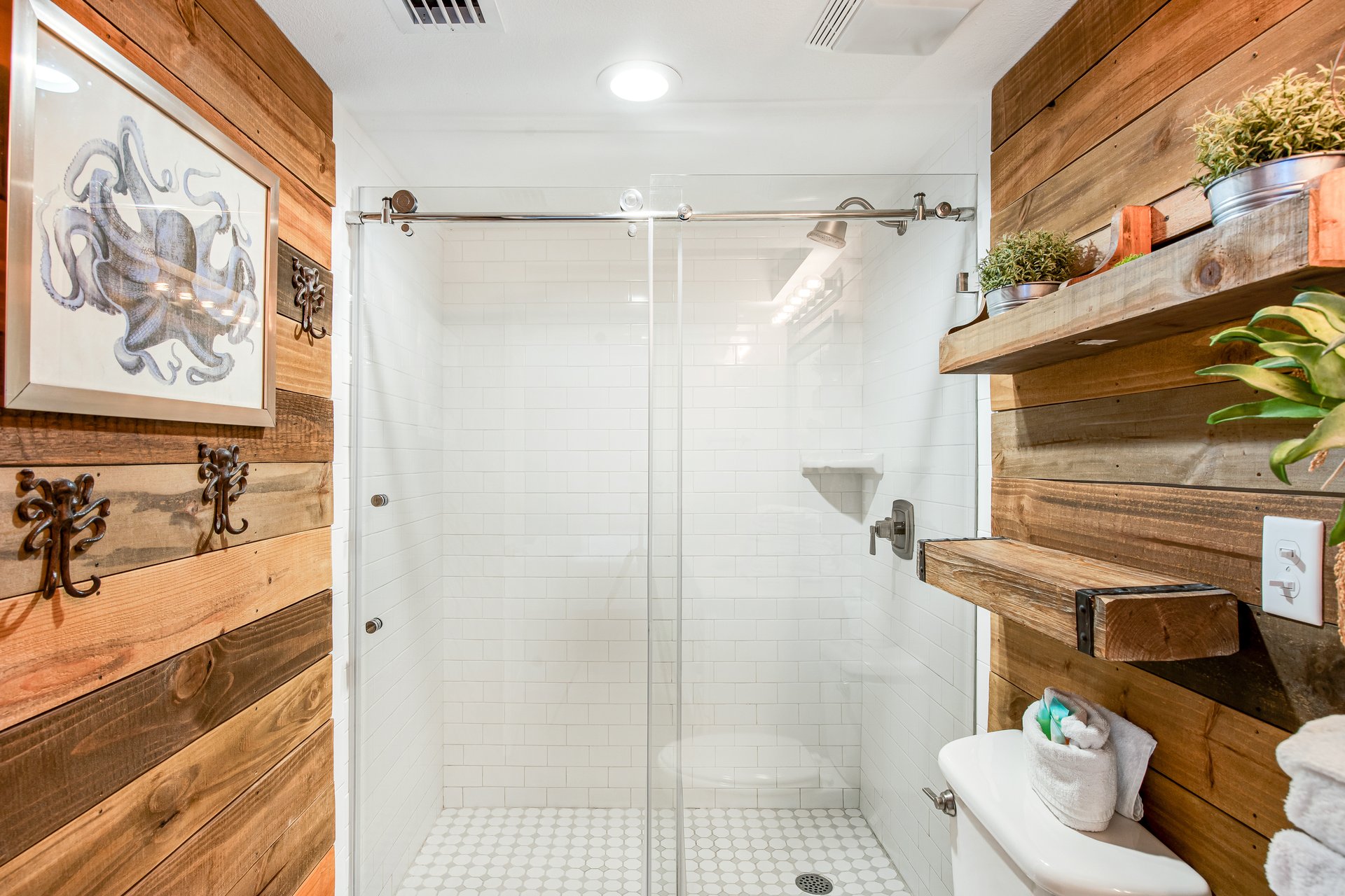 Regency Towers W 701 28