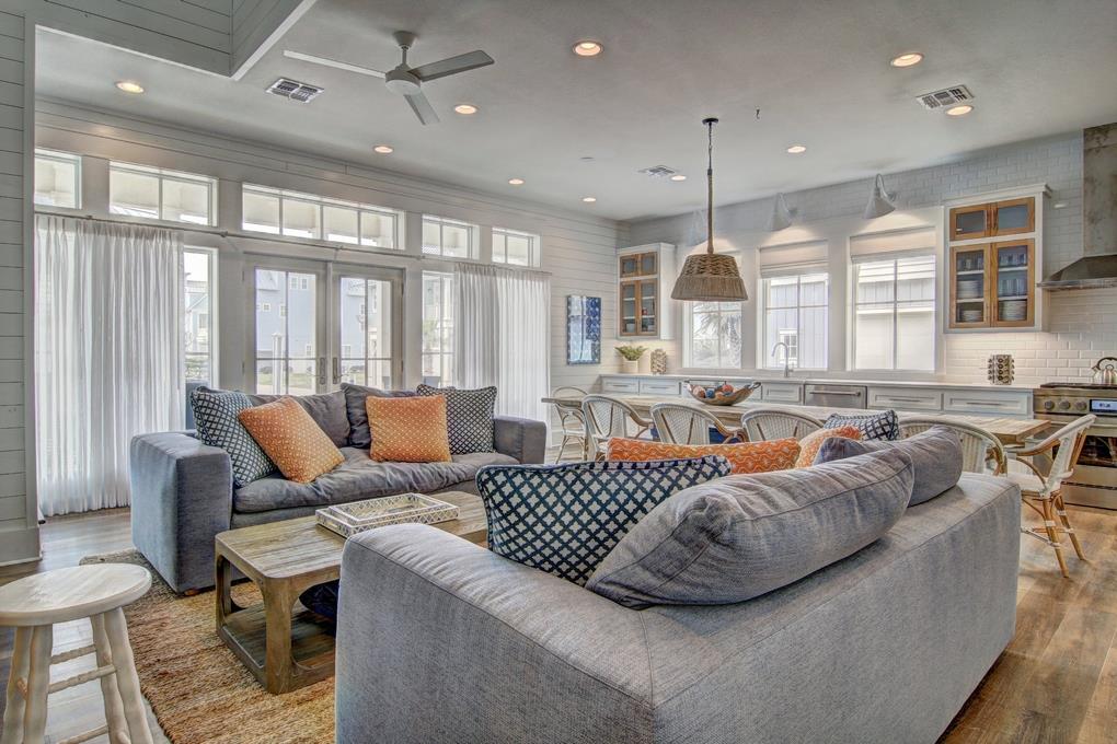 Living Area, 1st Floor