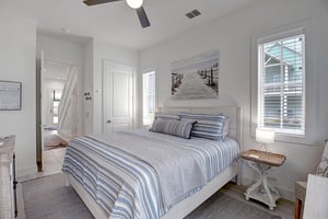 King Bedroom, 1st Floor