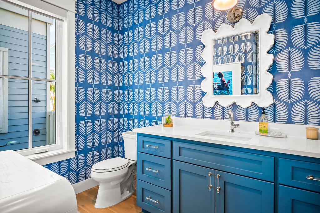 Powder Room, 1st Floor