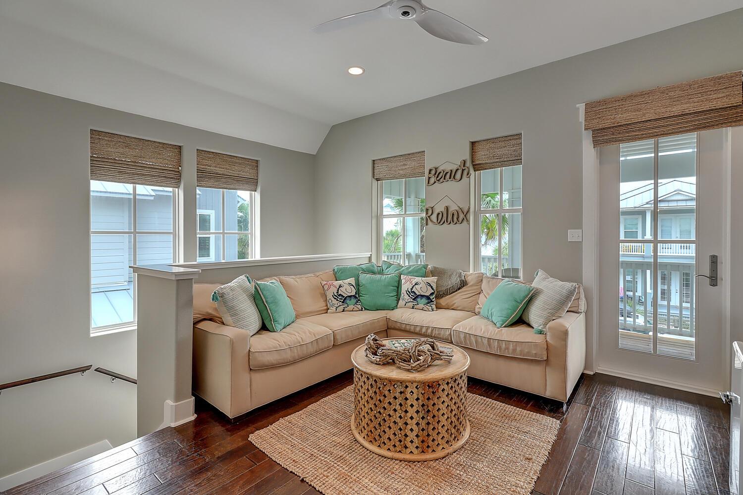 Living Area, 2nd Floor