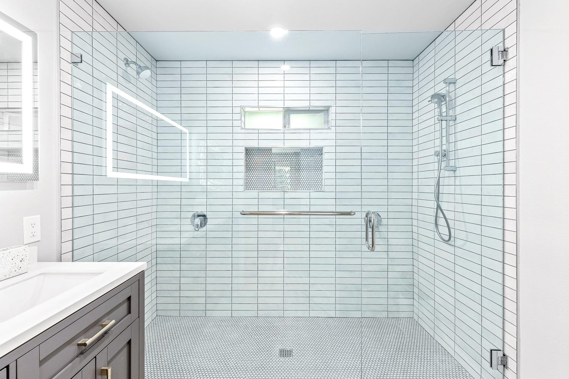 Huge guest shower