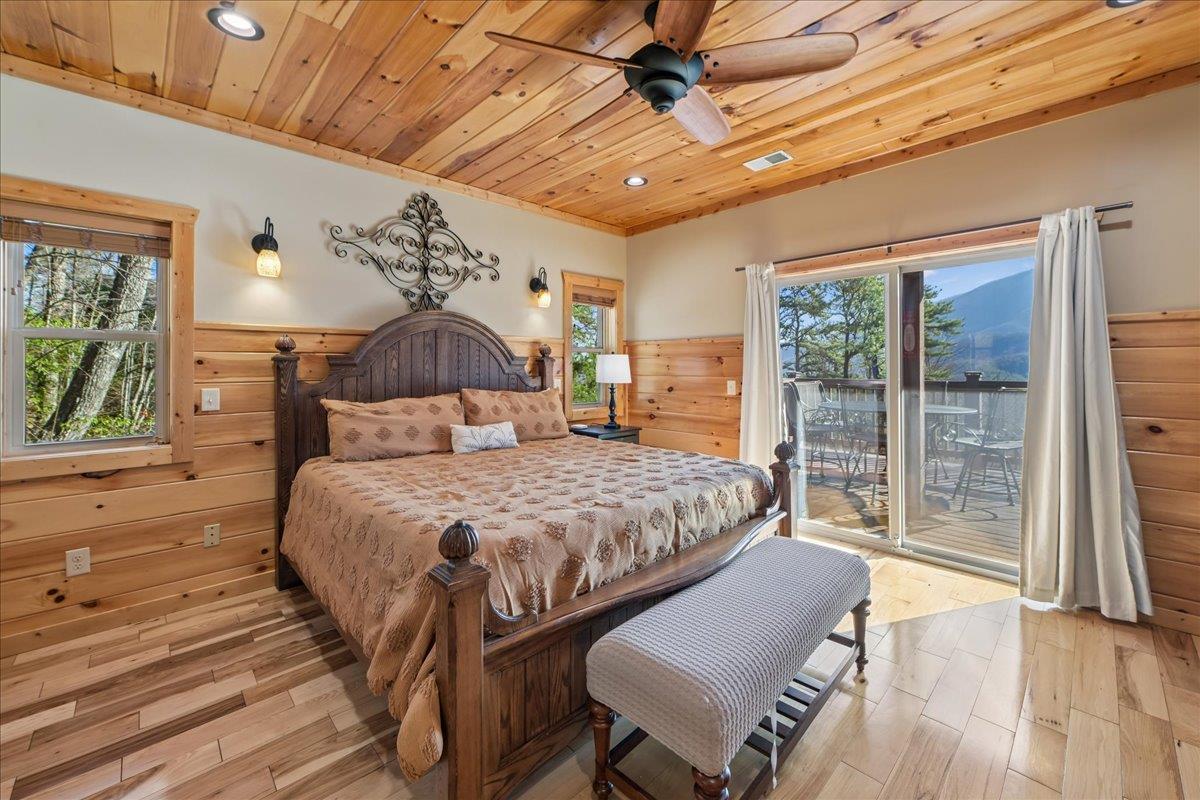 37Primary Bedroom