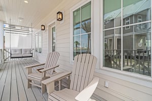 Front Porch, 1st Floor