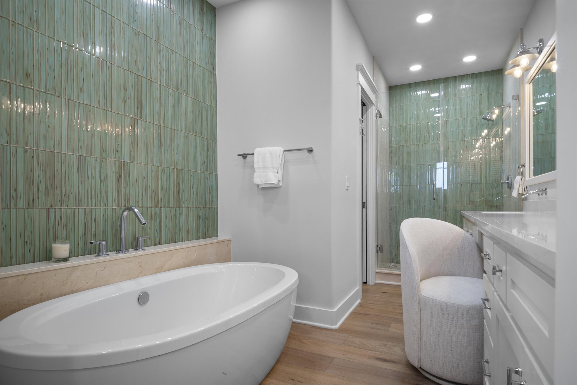 Primary King Bathroom, 2nd Floor