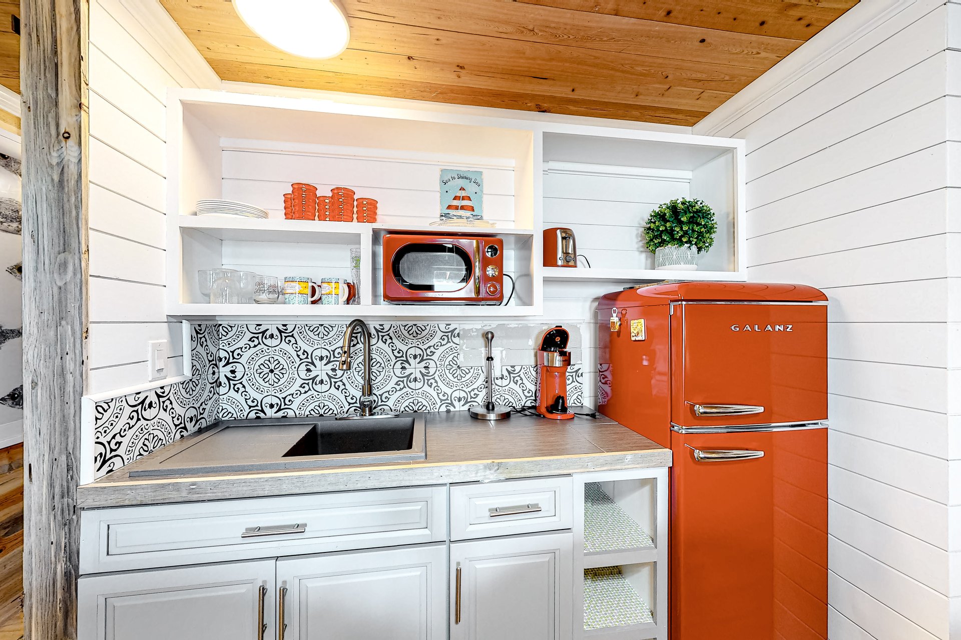 Costa Del Sol A7 Livin it Up 29