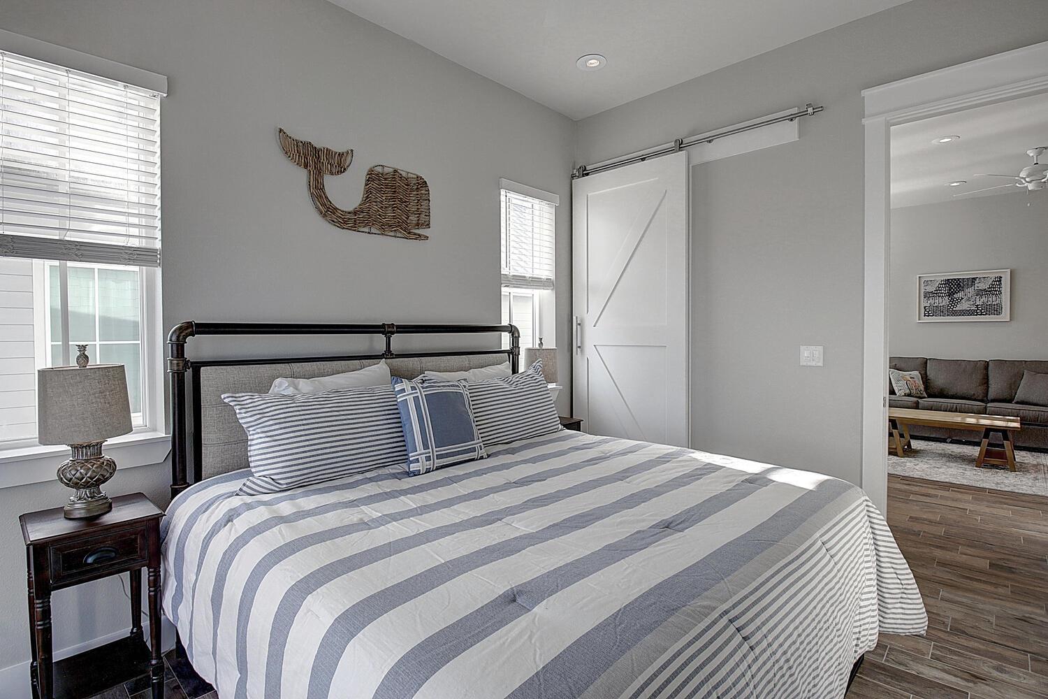 King Bedroom, 2nd Floor