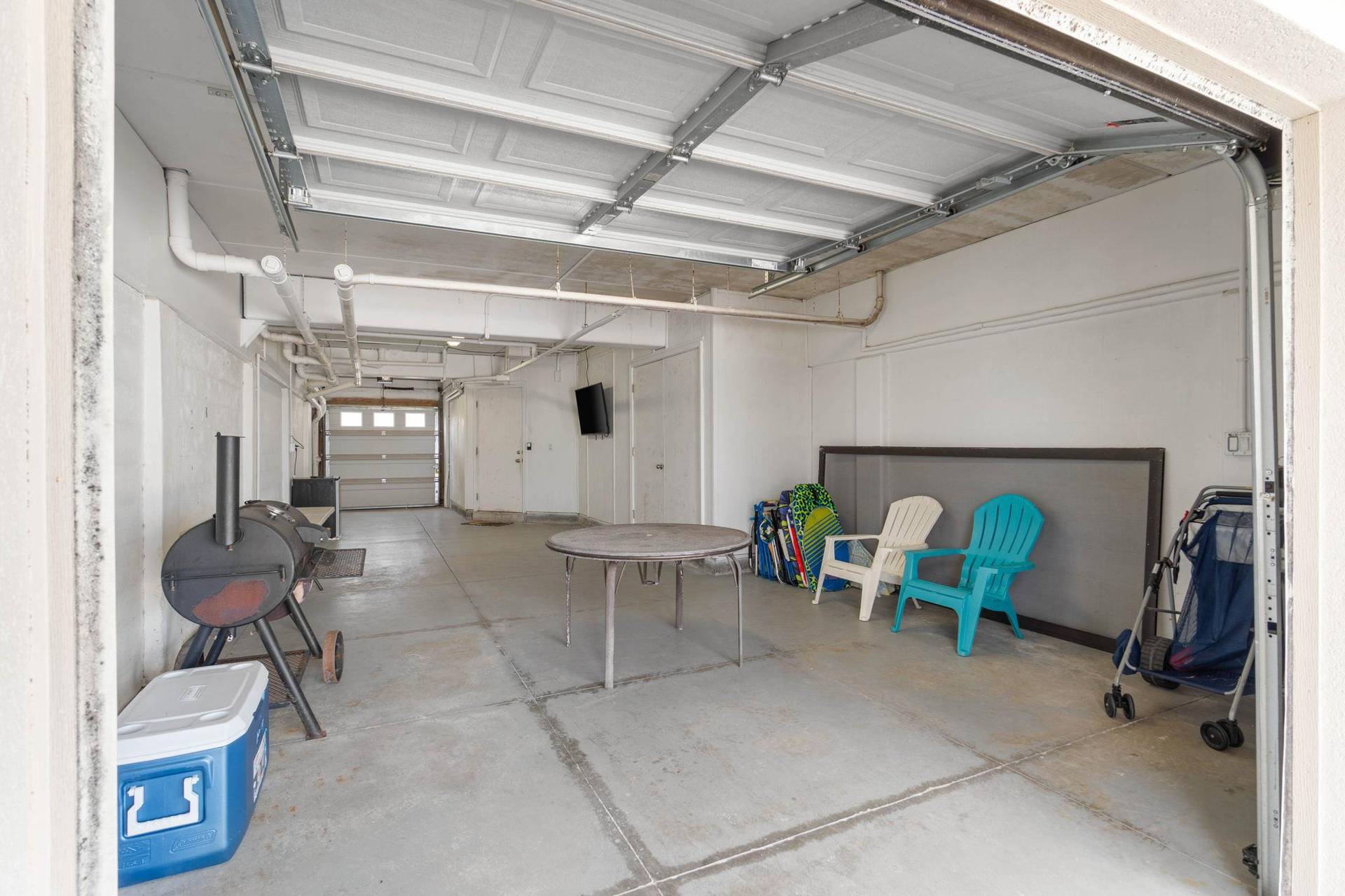 Private Garage With Grill  Fridge