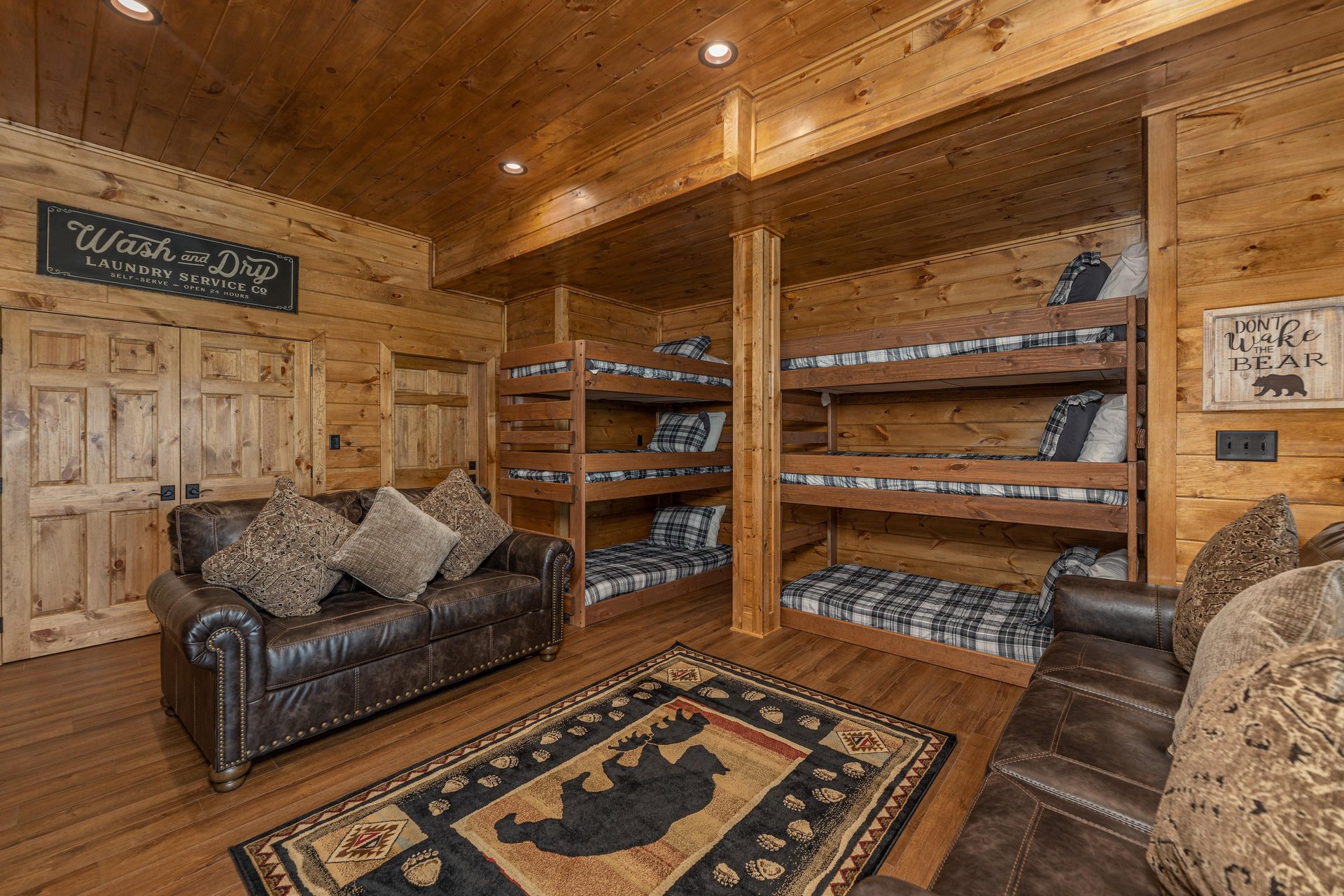 Bunks to sleep up to 6 on the lower level