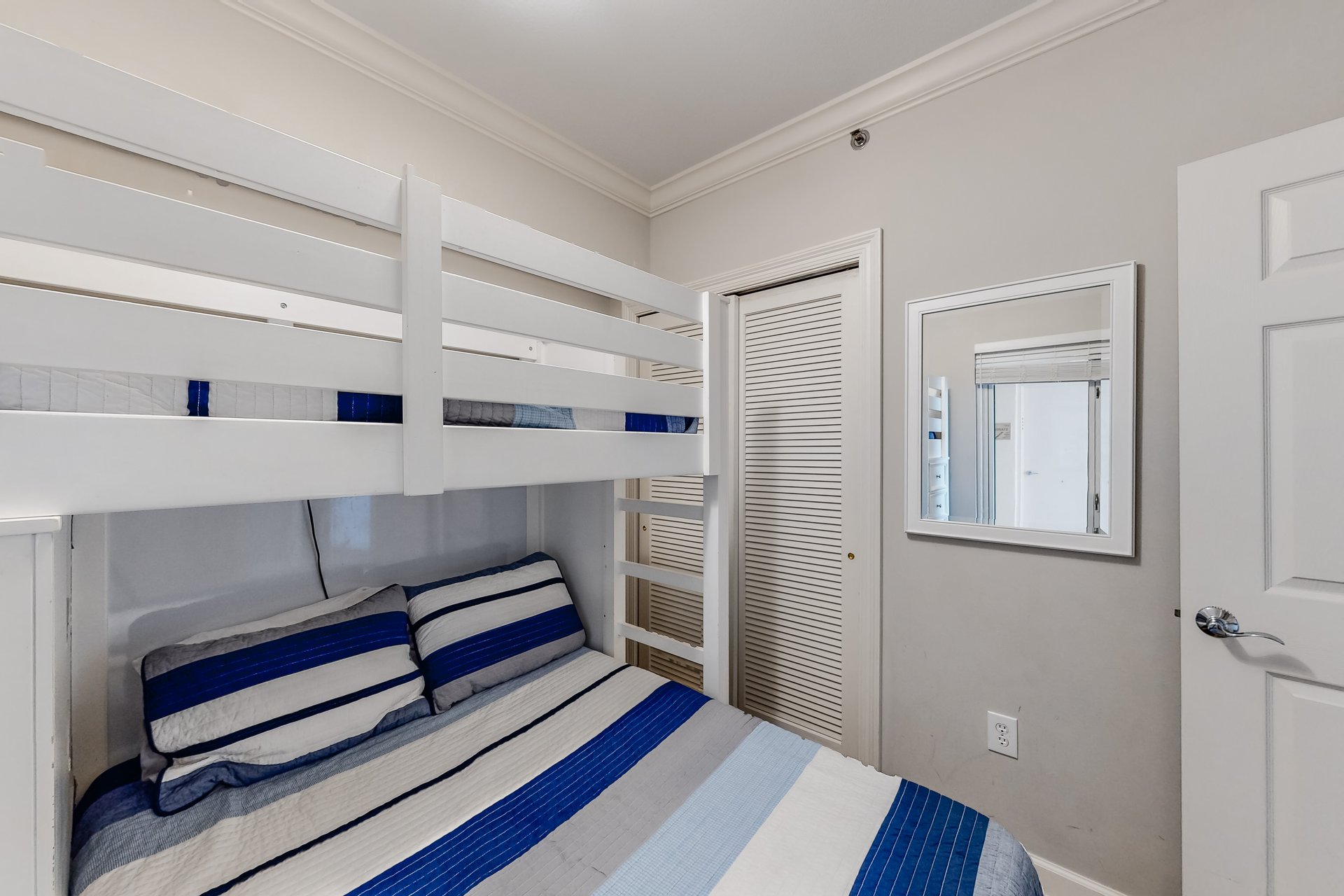 Sterling Shores 1002 17