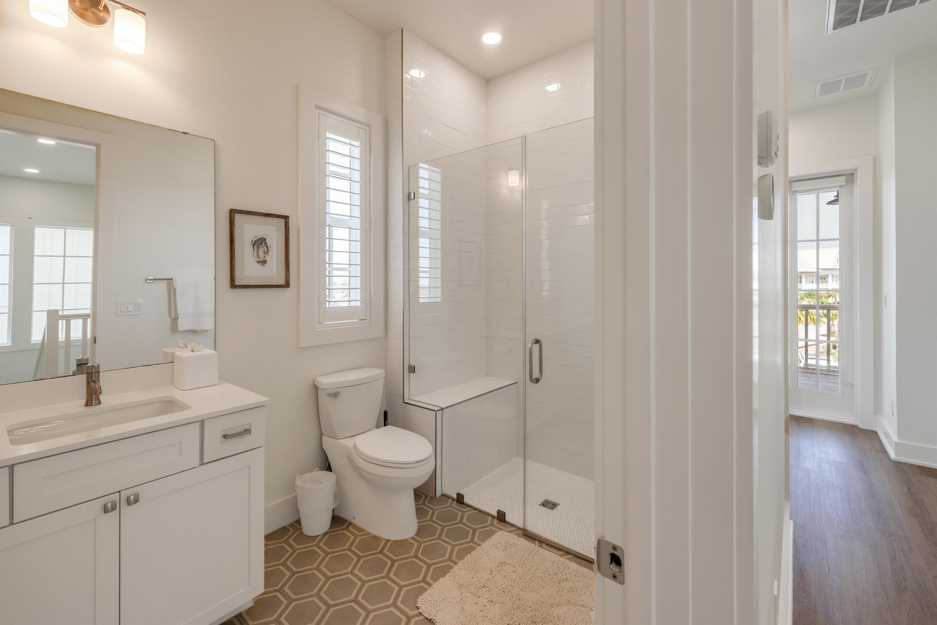 2nd Floor, Shared Bathroom