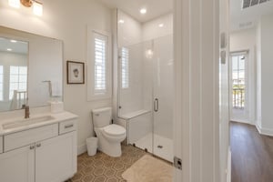 2nd Floor, Shared Bathroom