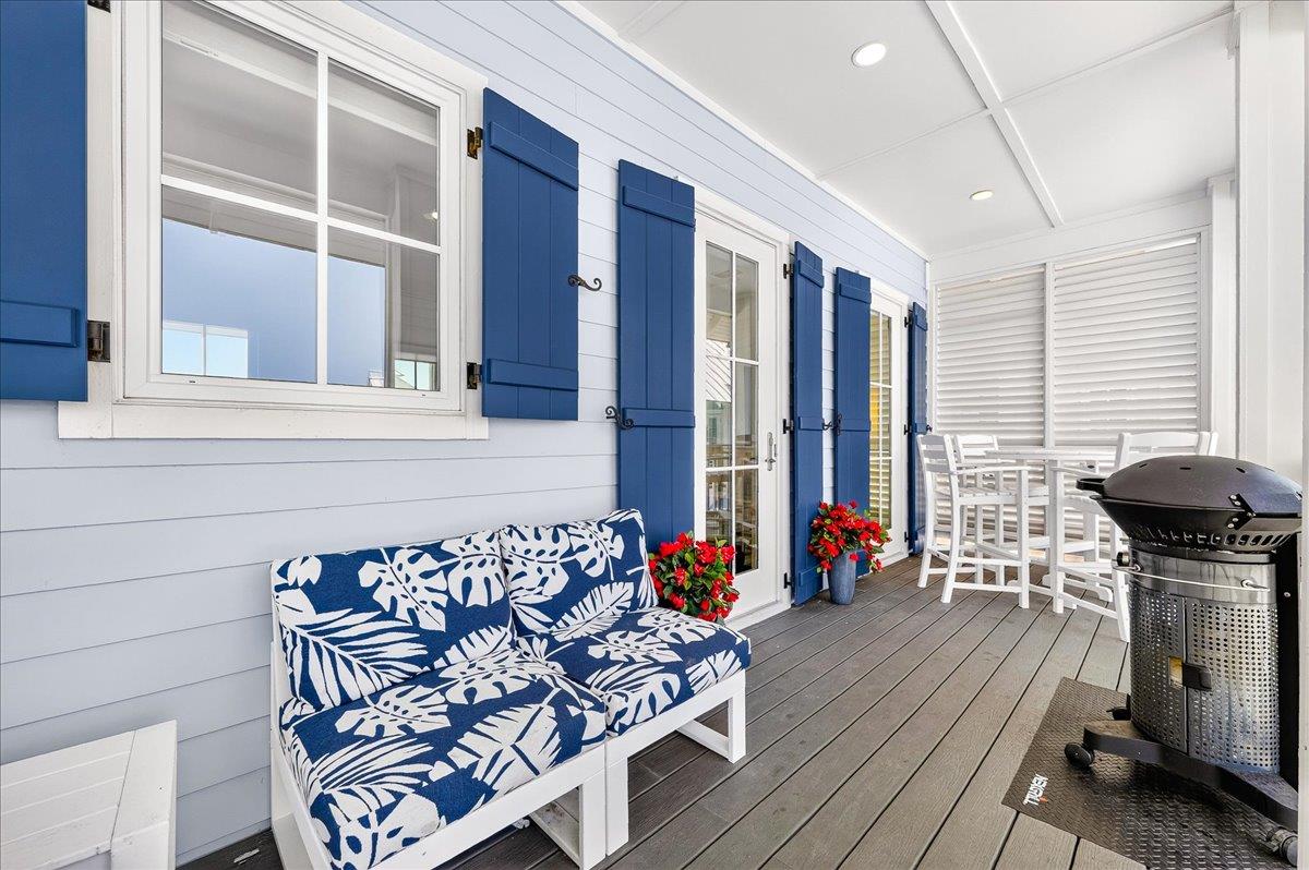 2nd Floor, PoolView Balcony