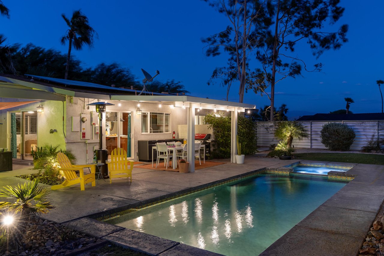 Fully light outdoor dining area