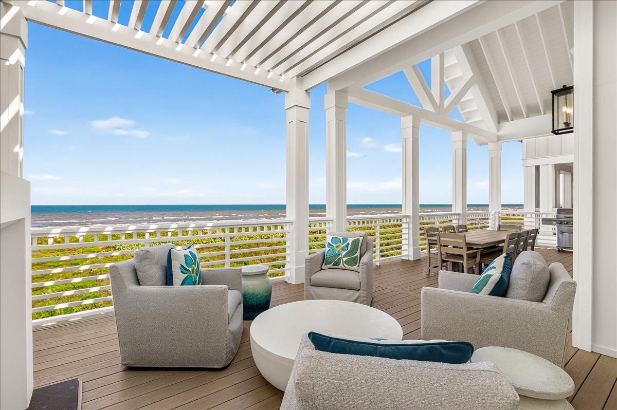 3rd Floor, Balcony