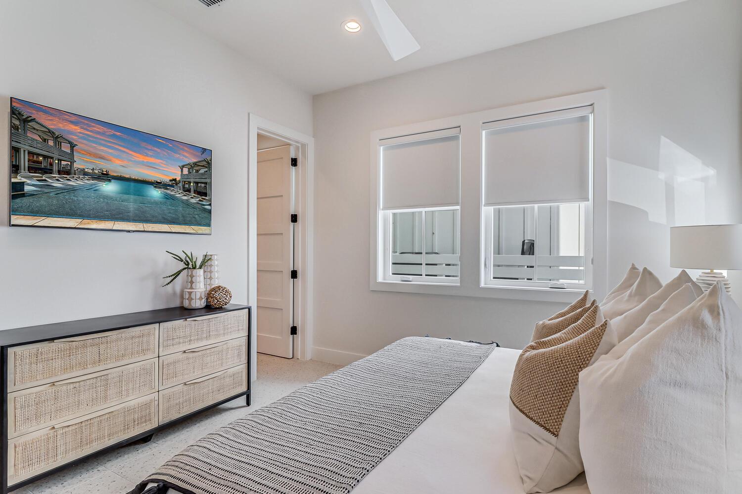 1st Floor King Suite with Additional Twin Beds