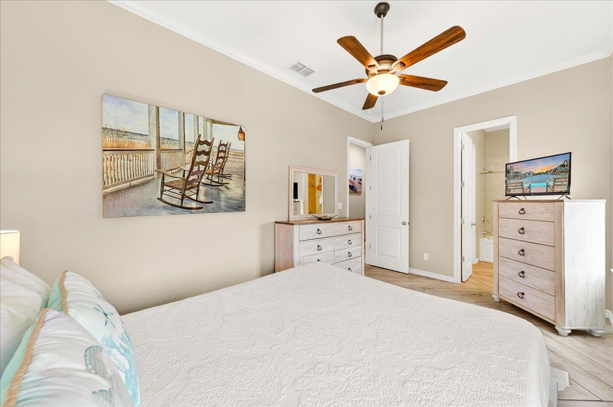 2nd Floor, Queen Bedroom