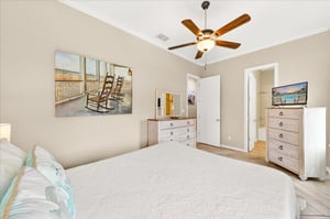 2nd Floor, Queen Bedroom