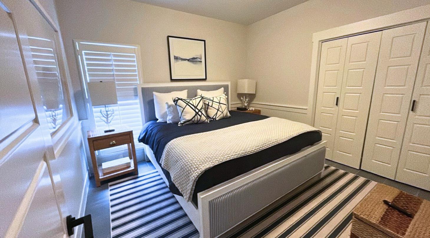 1st Floor Back King Bedroom