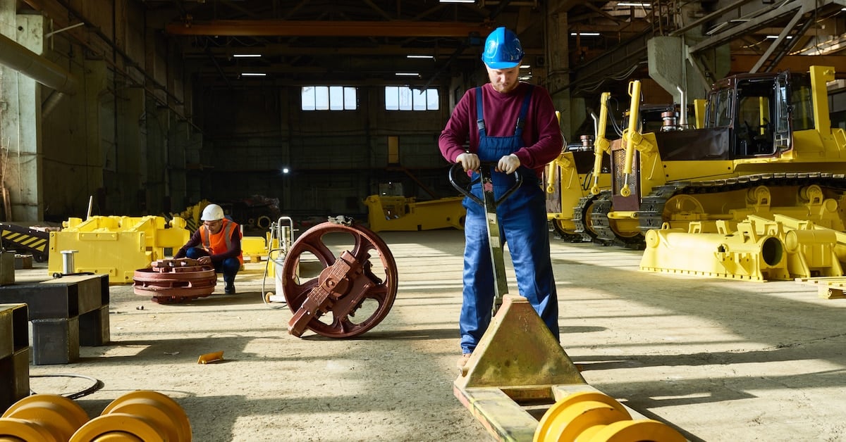 Working process at heavy equipment factory