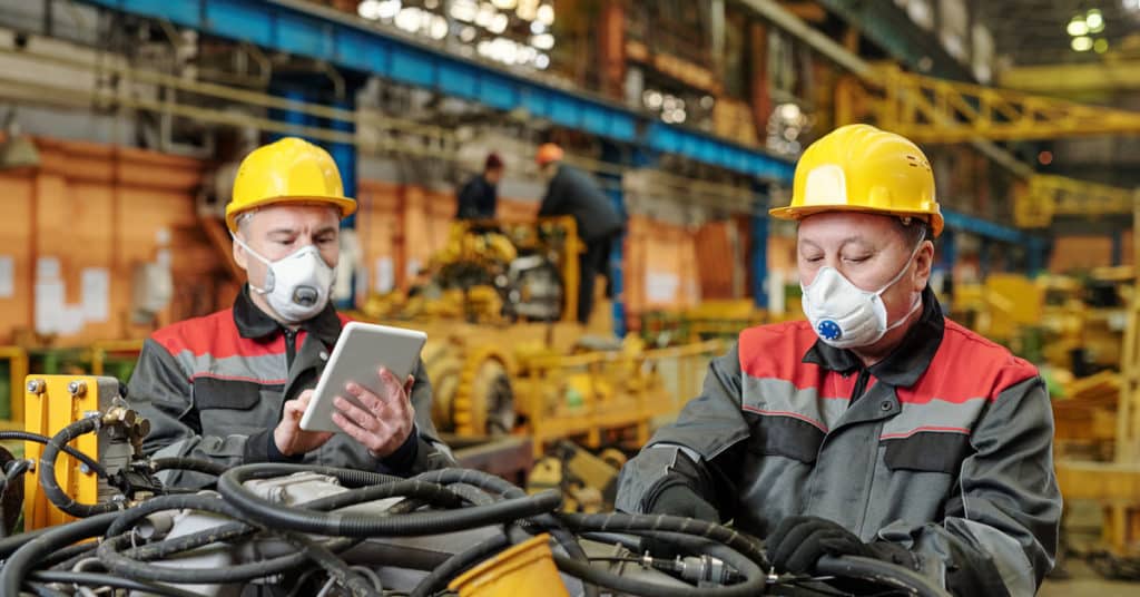 Workers with machine equipment