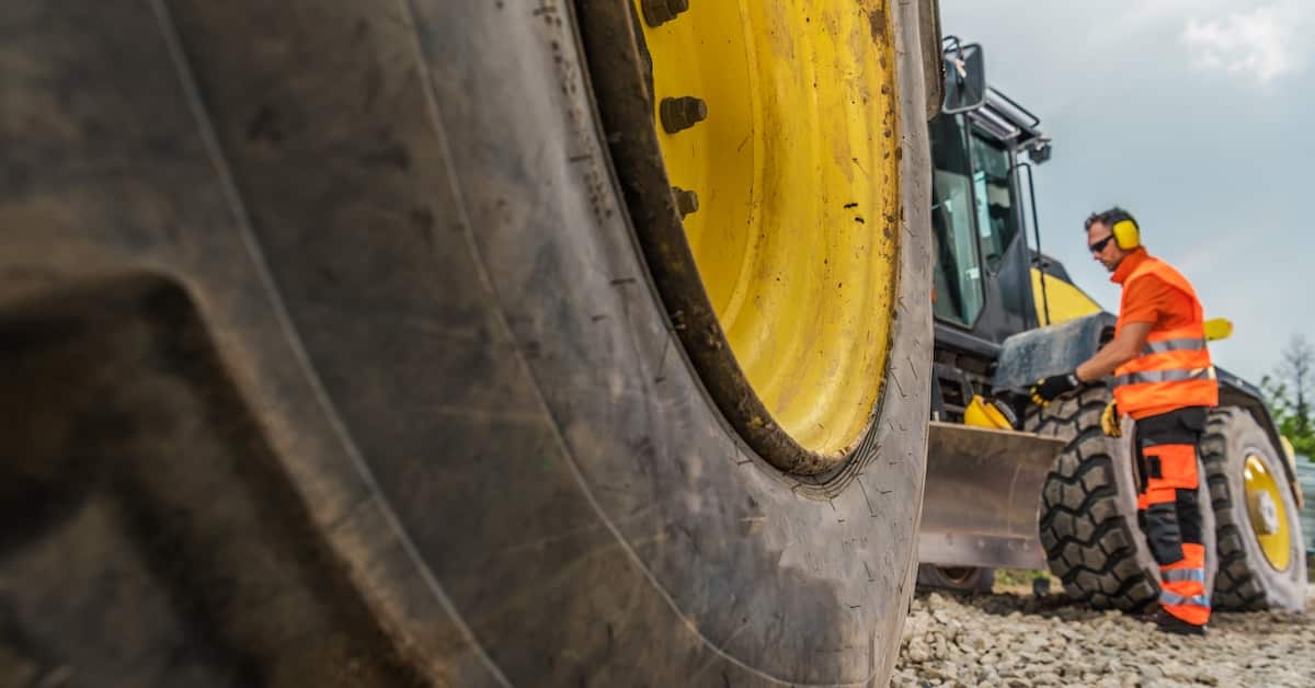 Heavy equipment rental - field service management software