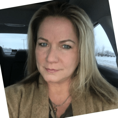 Beth Medlen-McMahel Headshot