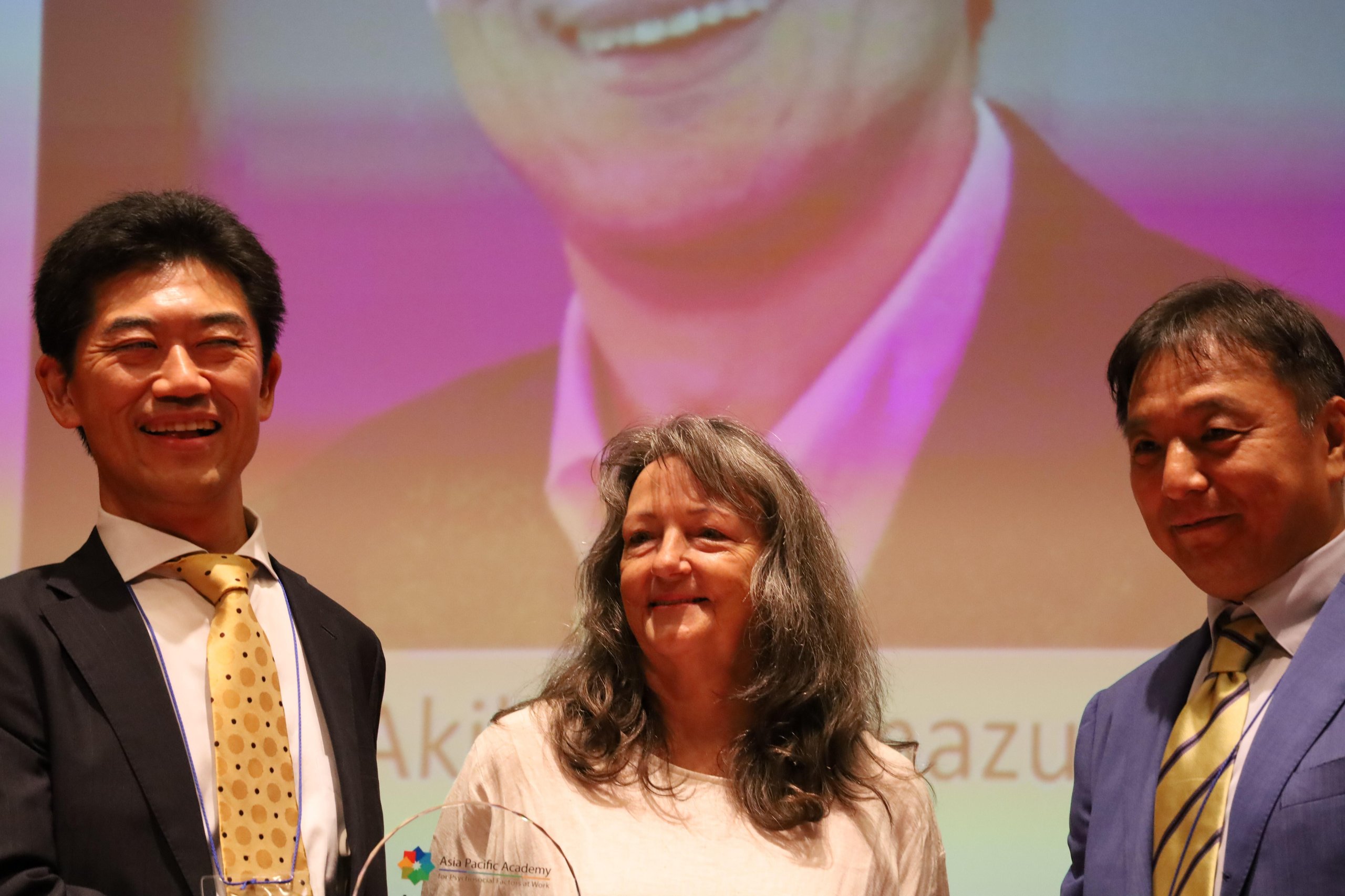 島津先生_受賞写真