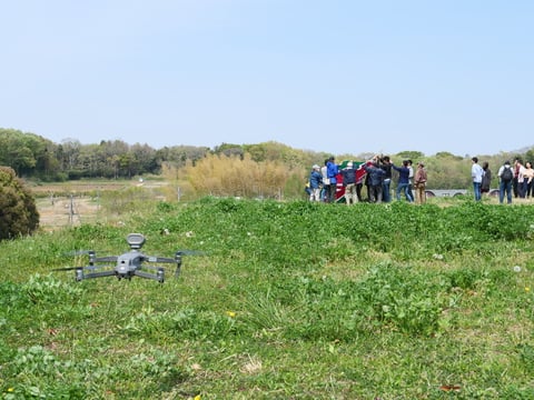 ドローンと凧.JPGのサムネイル画像