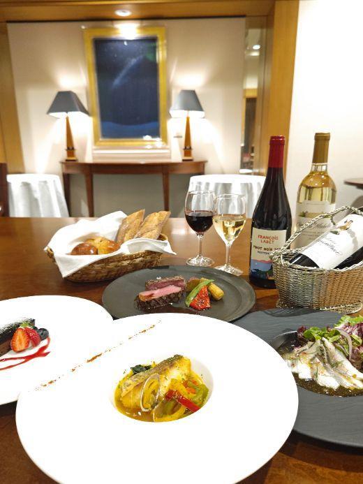 (Example): Lunch from 4,500 yen (tax included), Dinner from 5,500 yen (tax included)