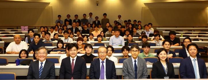 参加者全員で記念撮影