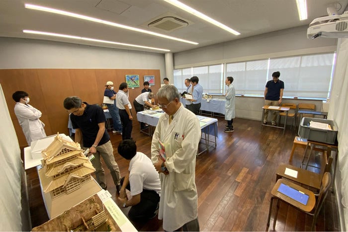 Teachers judging general works