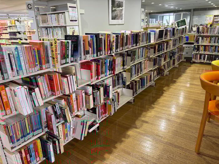 湘南藤沢中高図書室4