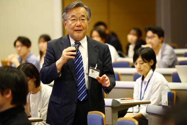 質問に答える長野氏