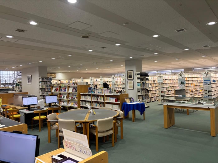 湘南藤沢中高図書室5