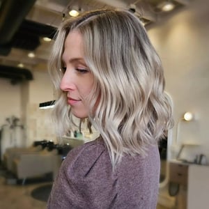 Ombre Blonde Gewellte Kurze Lace Front Perücken 100 % Echthaar